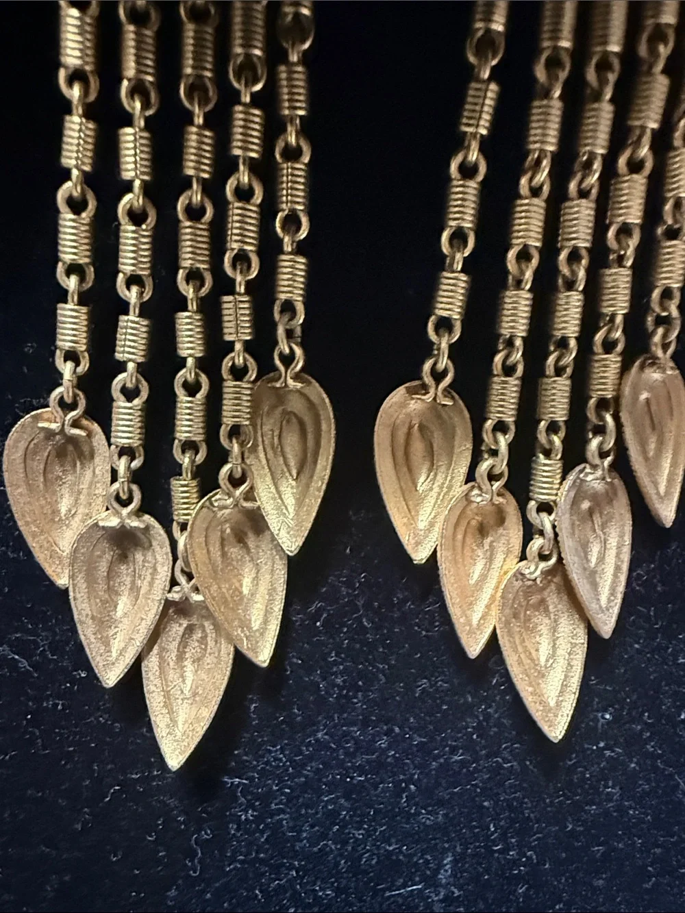 N/A earrings feature